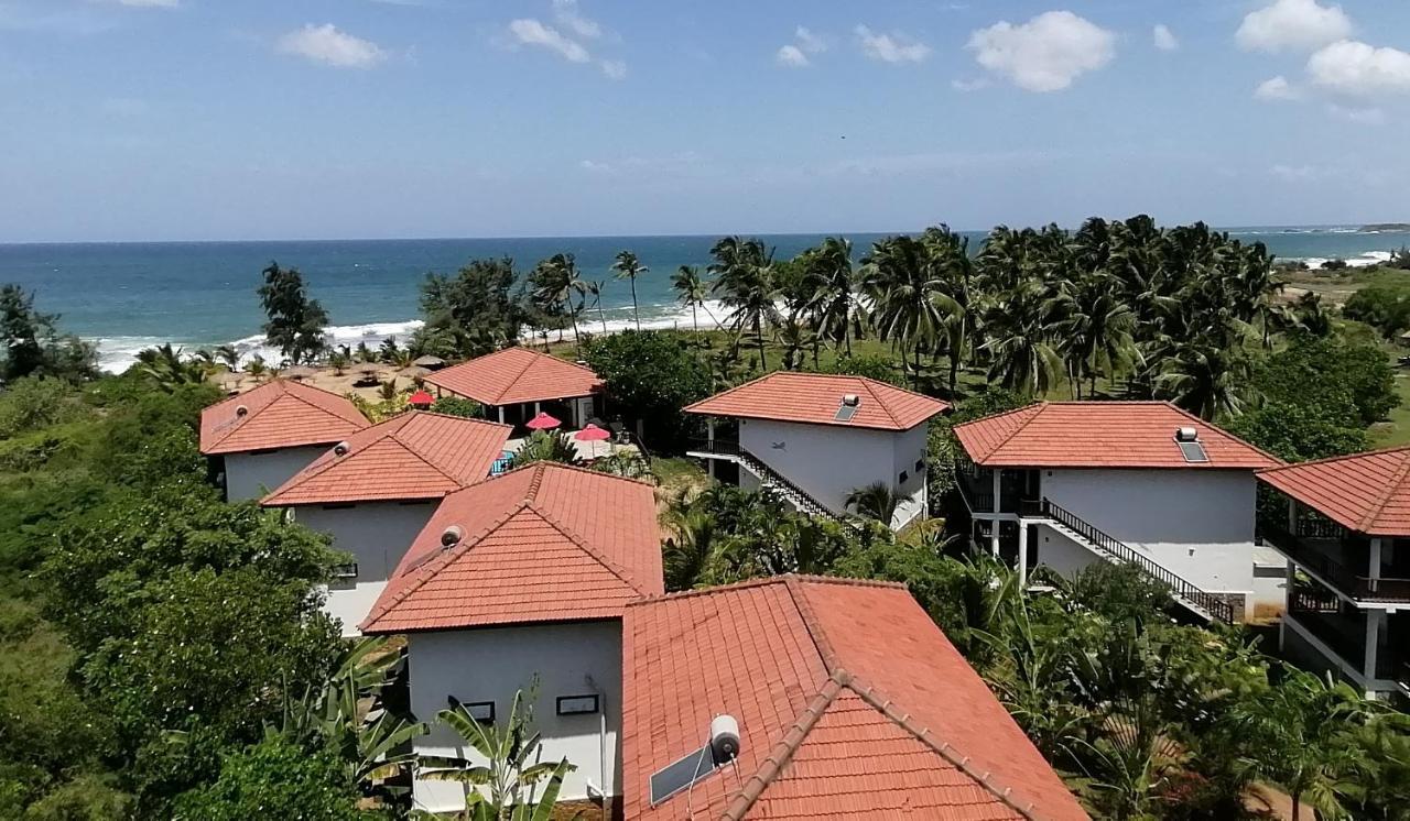 Ladja Beach Resort Ambalantota Exterior foto